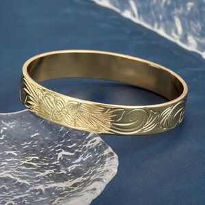 Elegant Flat Hawn Scroll Bangle